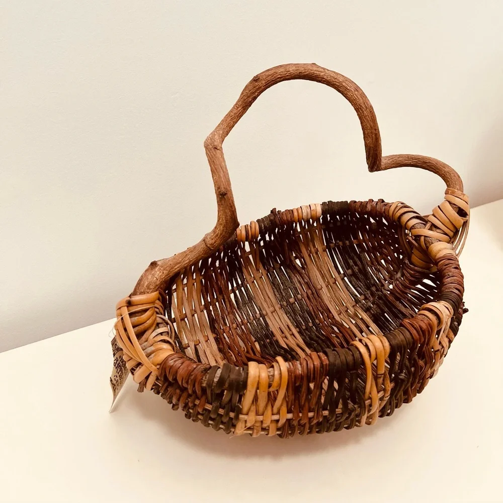 STUNNING BOHO STATEMENT DISPLAY BASKET WITH DRIFTWOOD HANDLE‎